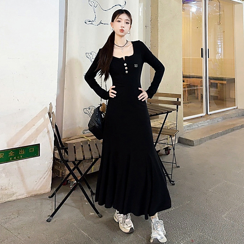 Plus Size Black V-Neck High Waist A-Line Long Dress - Image 4