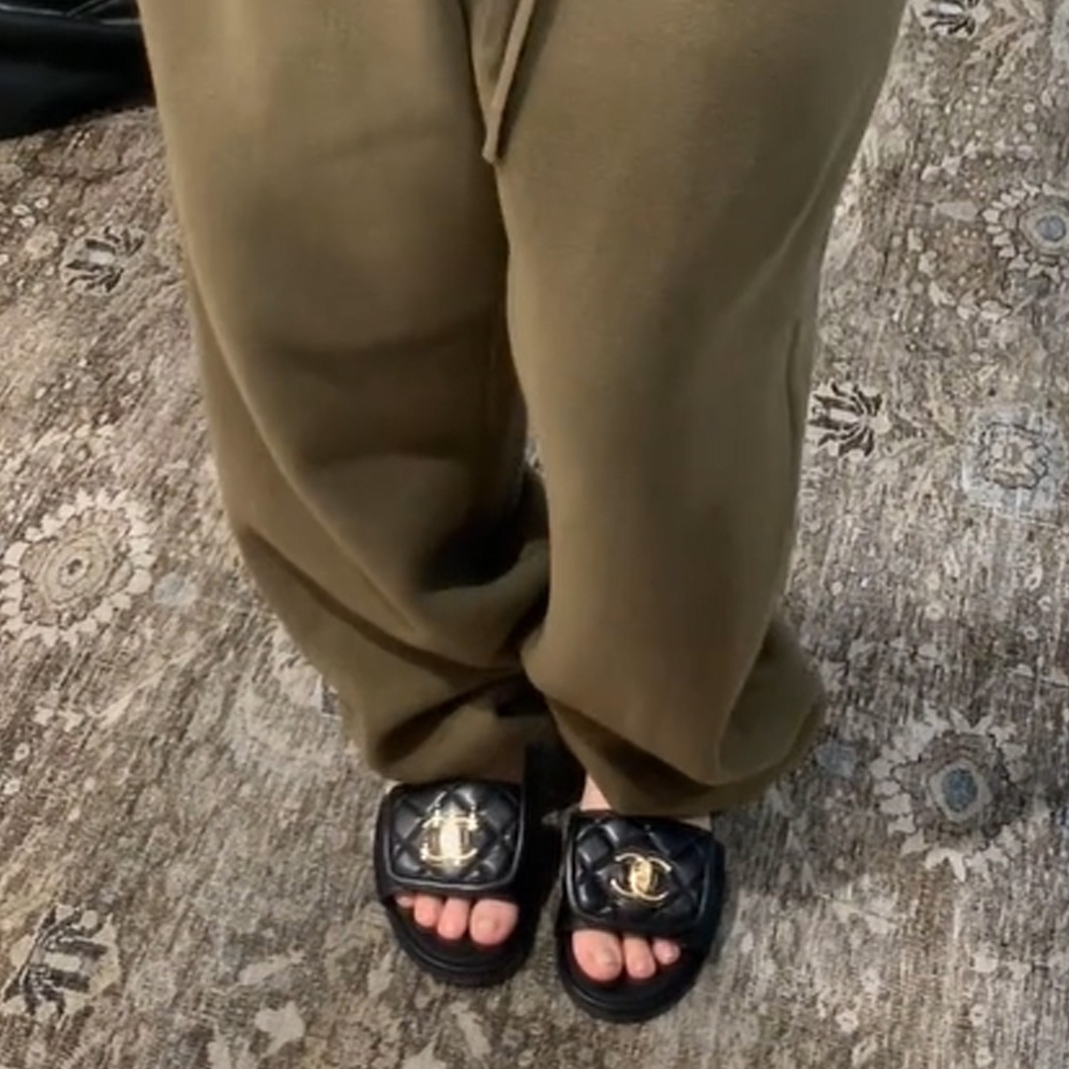 Women's Olive Green Fleece-Lined Straight-Leg Sweatpants - Image 5