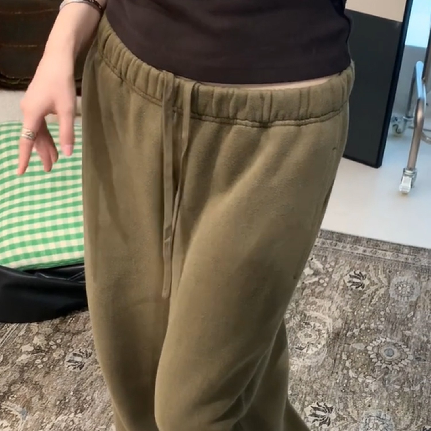 Women's Olive Green Fleece-Lined Straight-Leg Sweatpants - Image 2