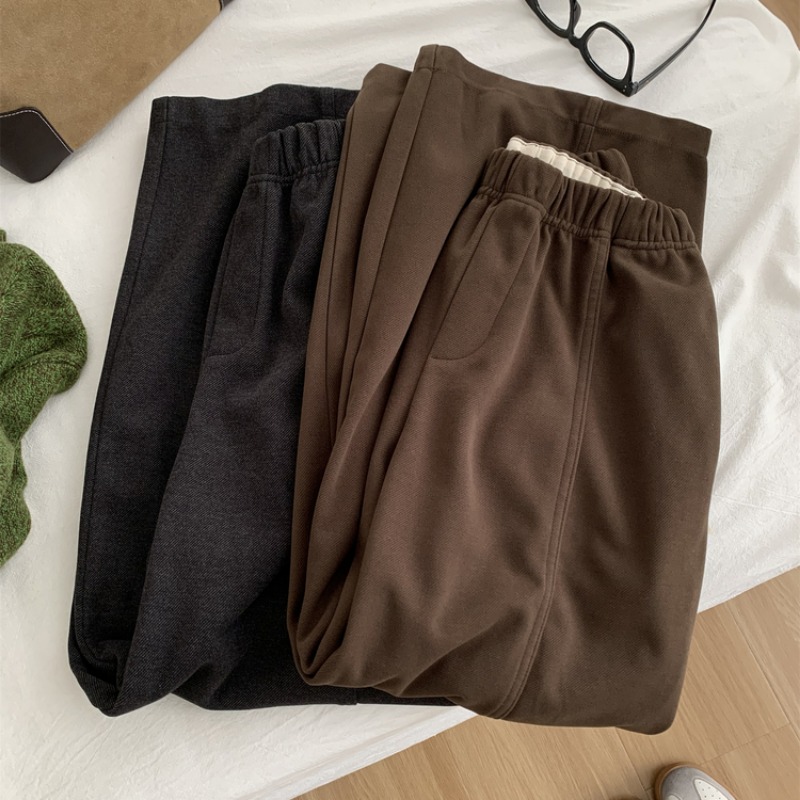 Women's Relaxed Lazy Style Brushed Fleece Wide-Leg Pants Slimming Hip-Covering Retro Thick Cargo Straight Pants - Image 5