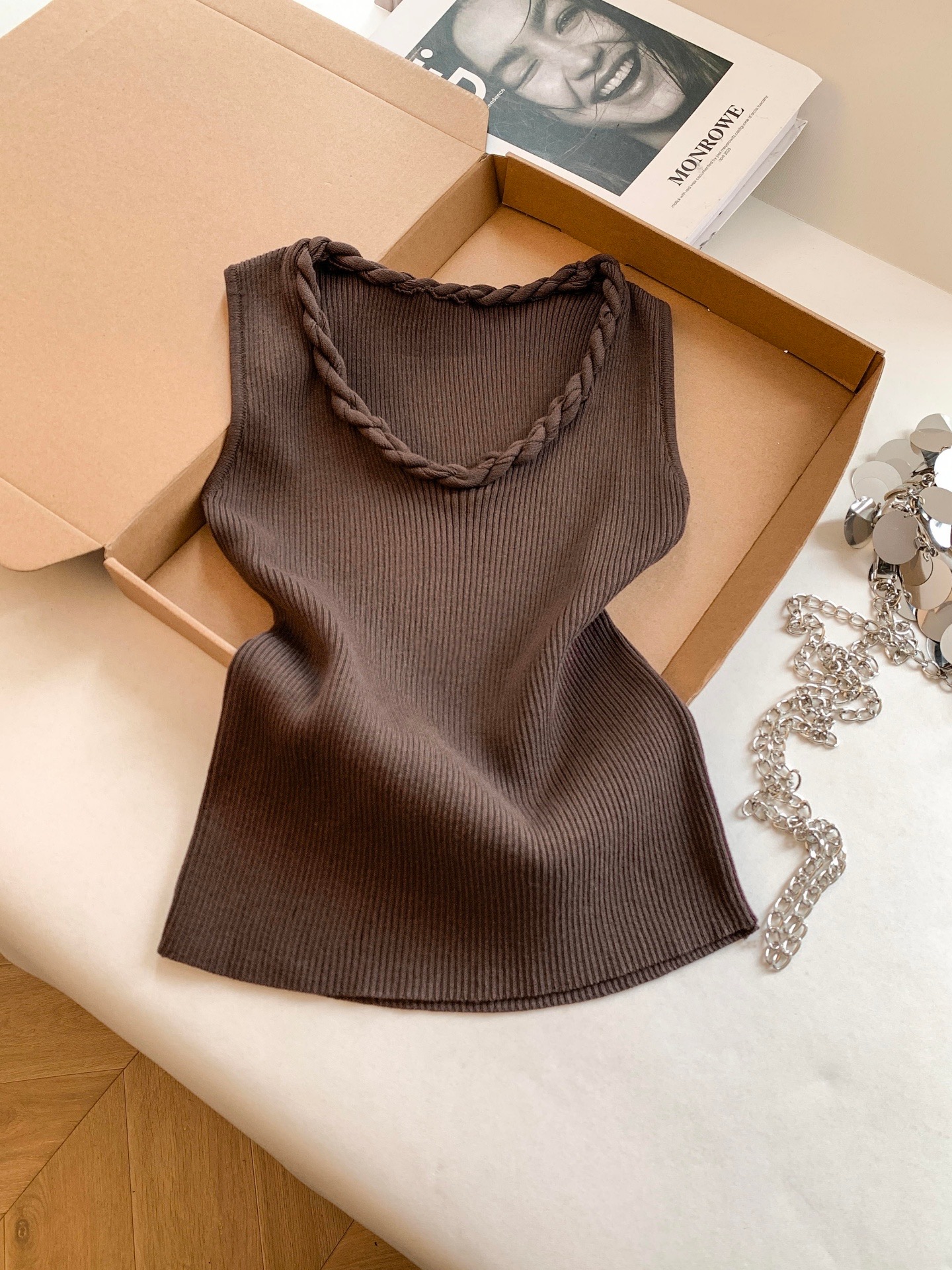Minimalist Sleeveless Knit Tank Top for Women U-Neck Slim Fit Summer 2026 - Image 2