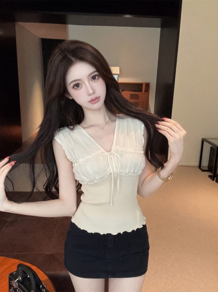 Women's V-Neck Chiffon Knit Camisole Slim Fit Sleeveless Top